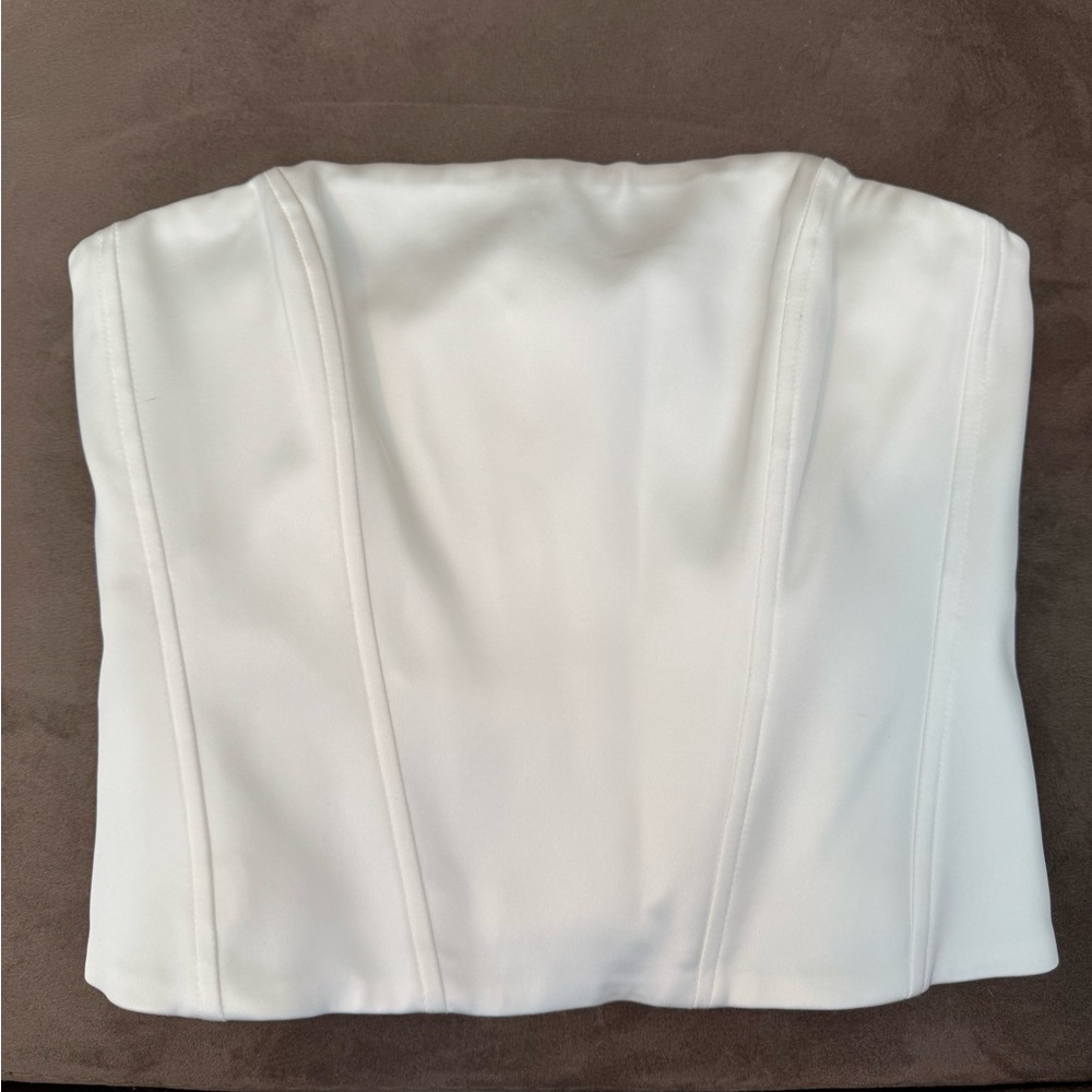NWT. Aritzia Light Birch Strapless corset Top (Size S)
